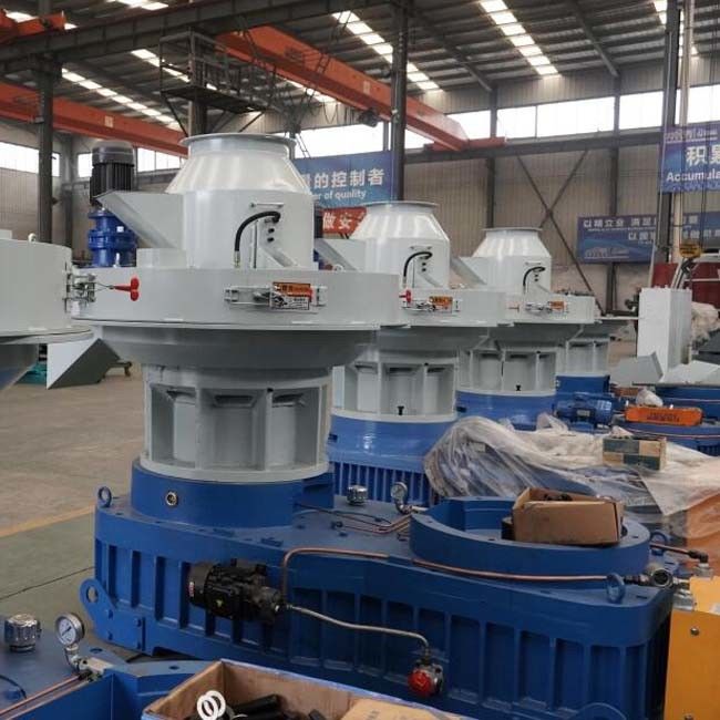 Équipement industriel de fabrication de granulés de bois de 1 à 20 tonnes par heure avec une capacité de 3,5 à 4,5 tonnes